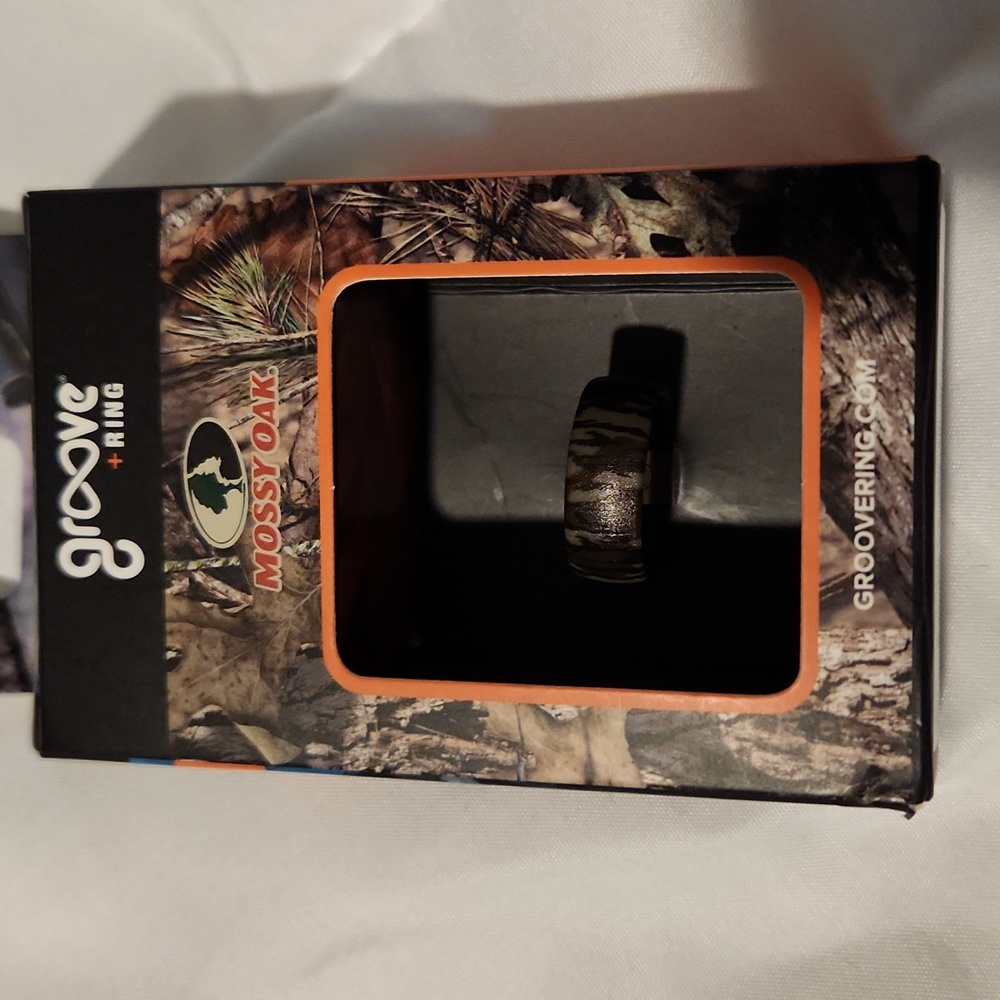 NIB Mossy Oak Camo Groove Ring Wedding Band camouflage size 8 NEW